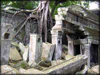Collapsed outer walls, Ta Phrom